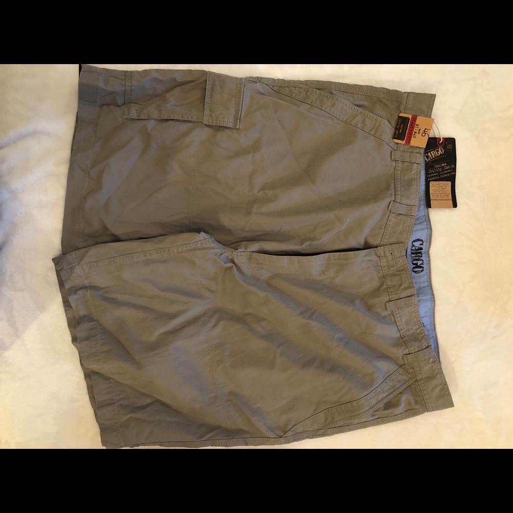 Roundtree & Yorke  flat front cargo shorts